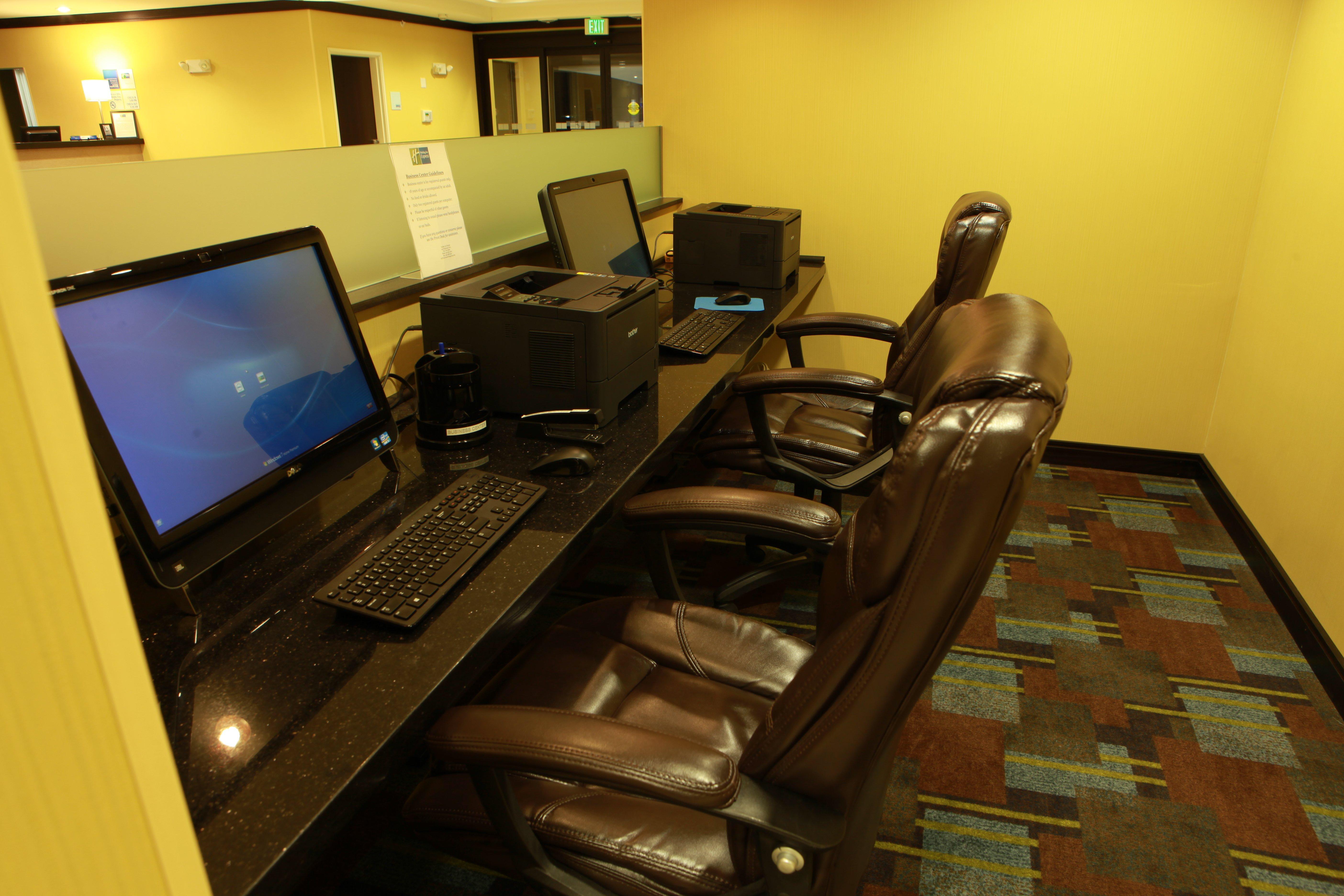 Holiday Inn Express And Suites Detroit North-Troy By Ihg Exterior foto
