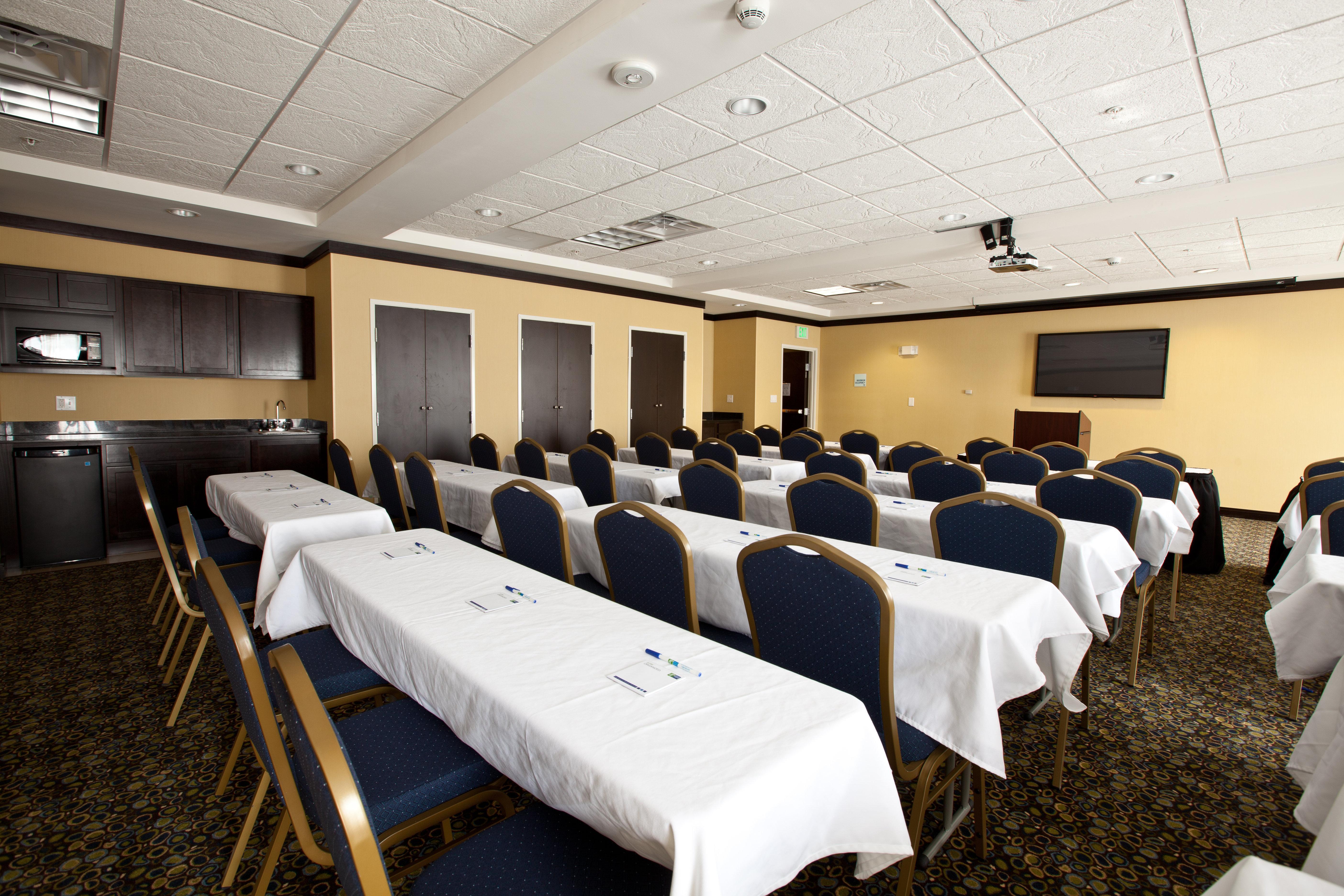 Holiday Inn Express And Suites Detroit North-Troy By Ihg Exterior foto